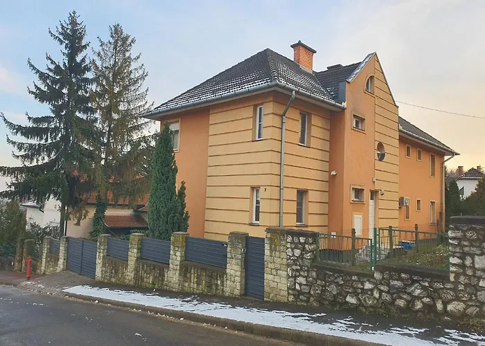Adel Apartman