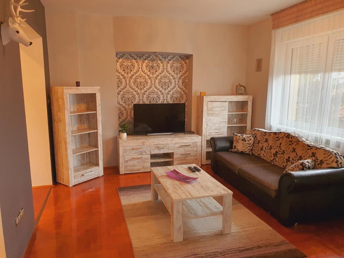 Adel Apartment *