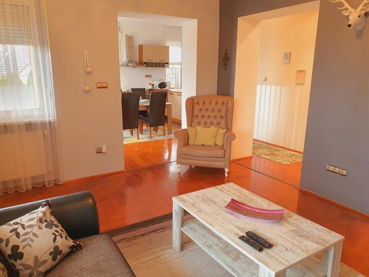 Adel Apartment Miskolc