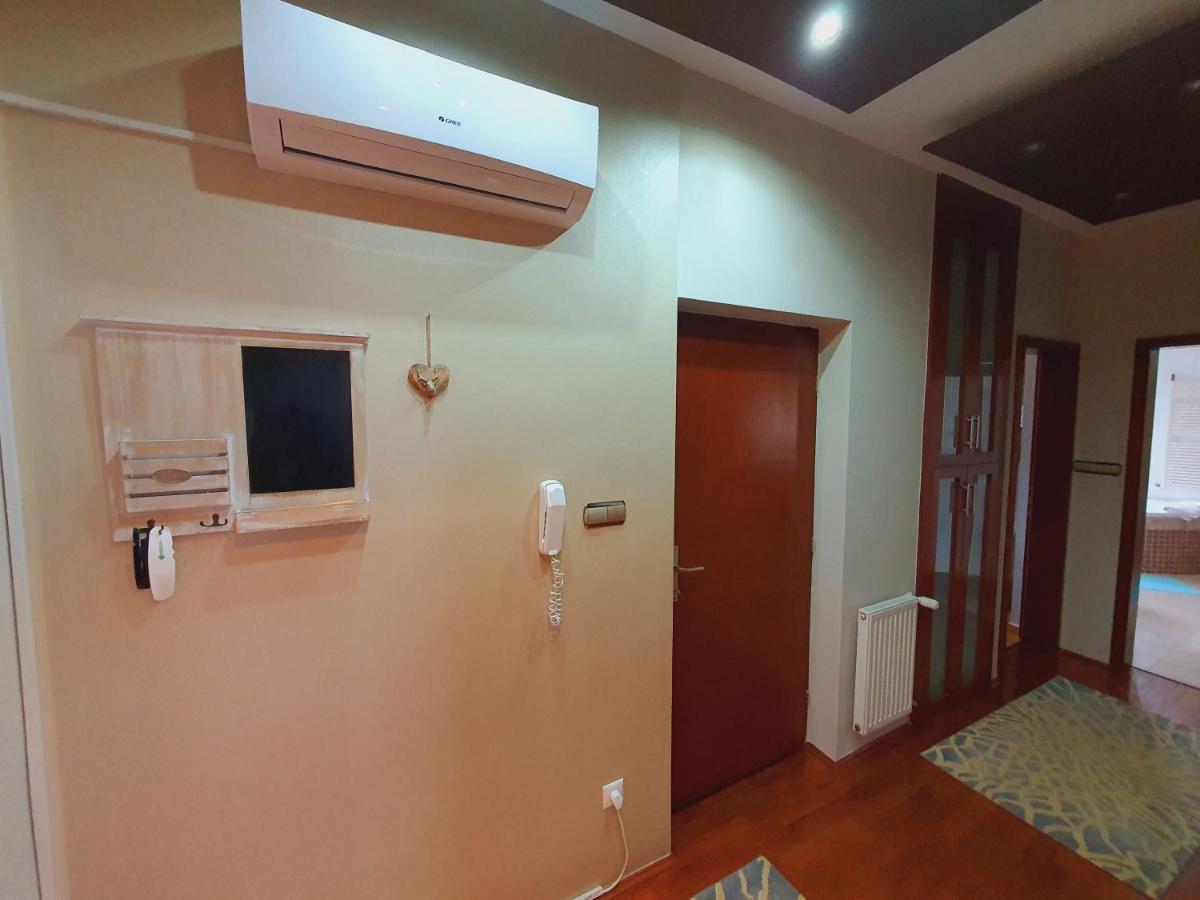 Apartment Adel *