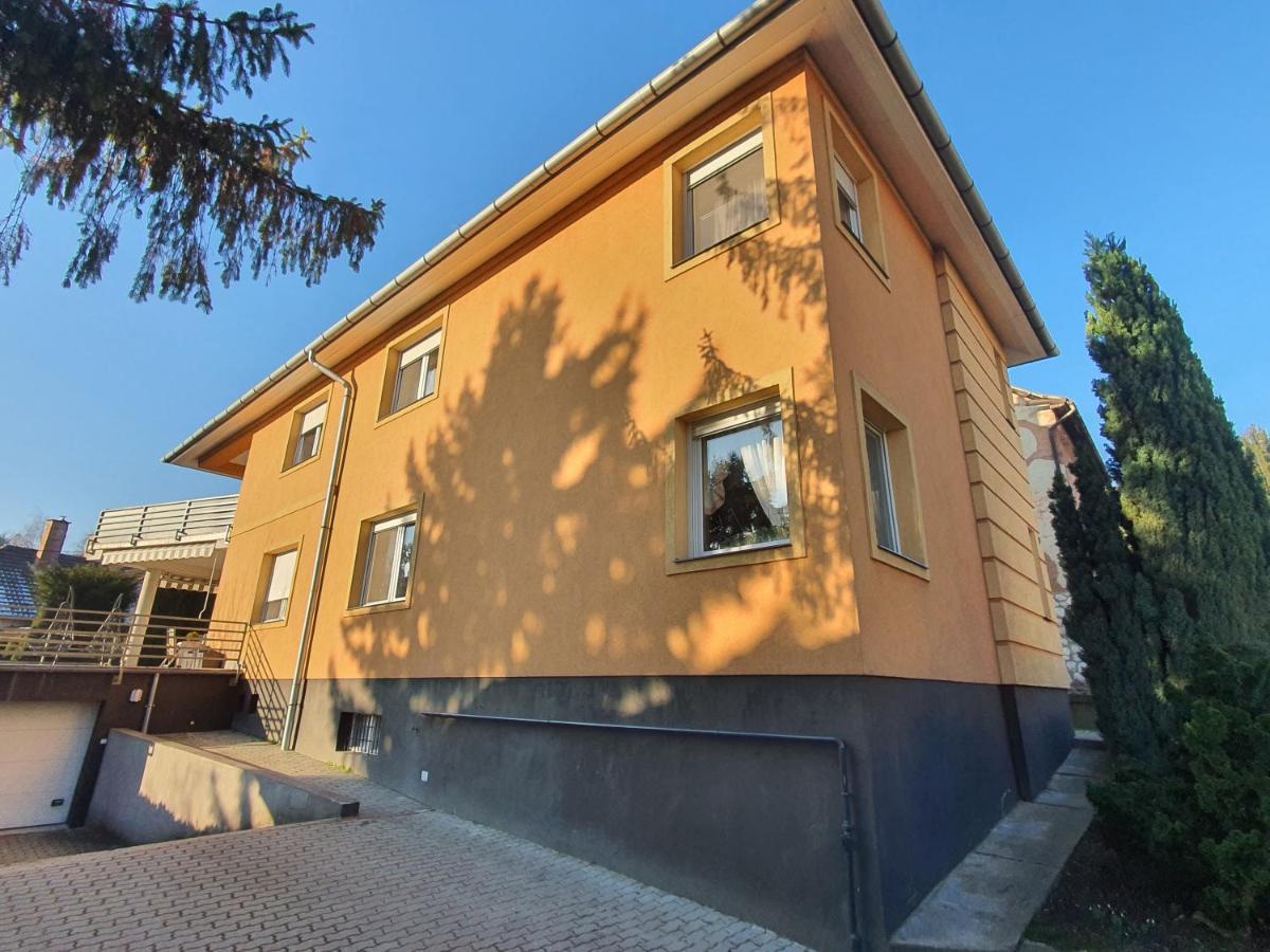 Apartment Adel *